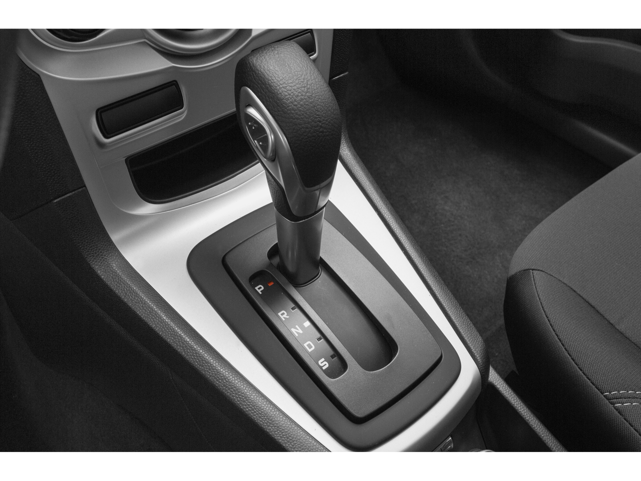 2015 Ford Fiesta 4dr Sdn SE