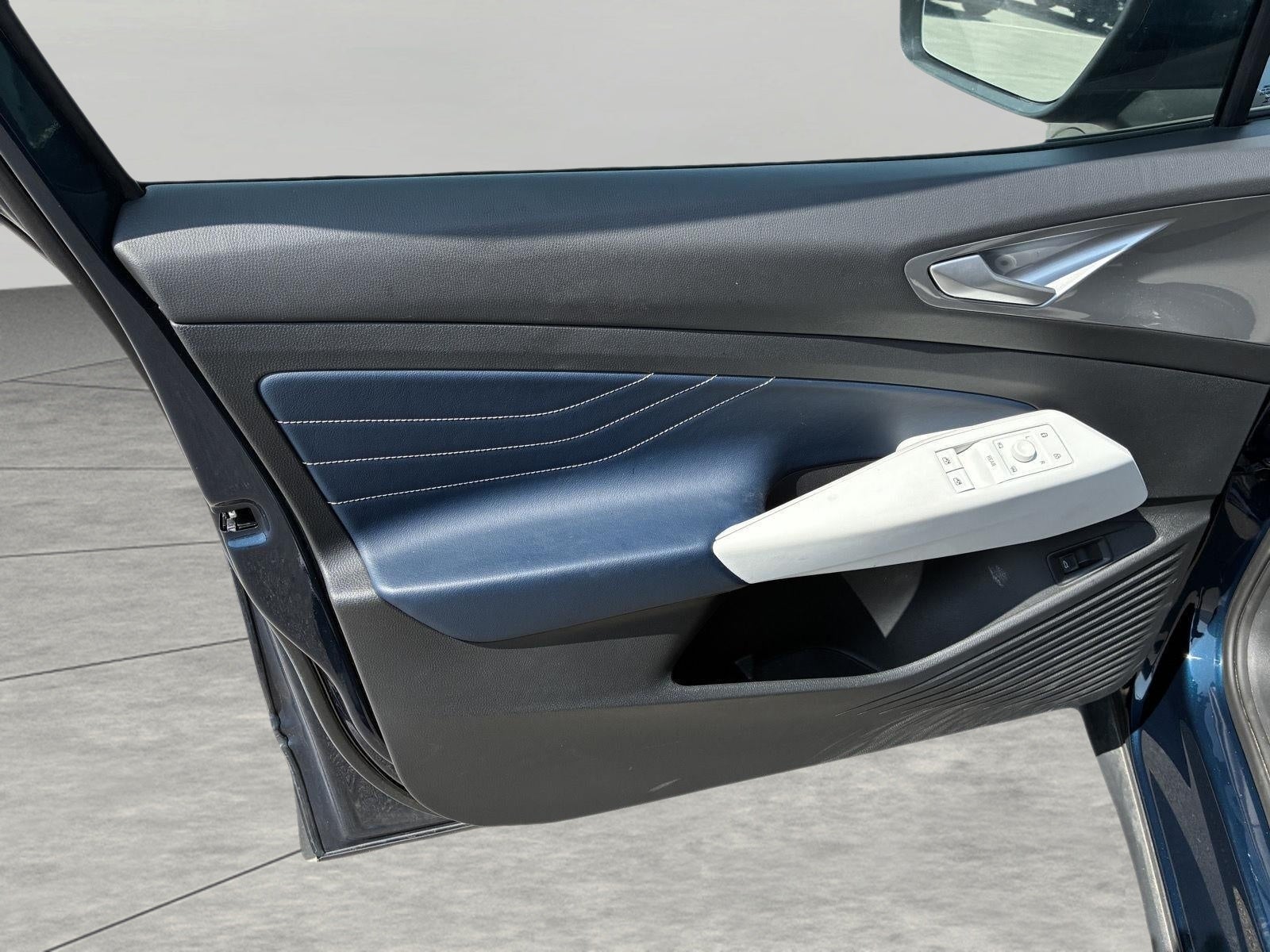 2023 Volkswagen ID.4 Pro S Plus AWD w/SK On Battery