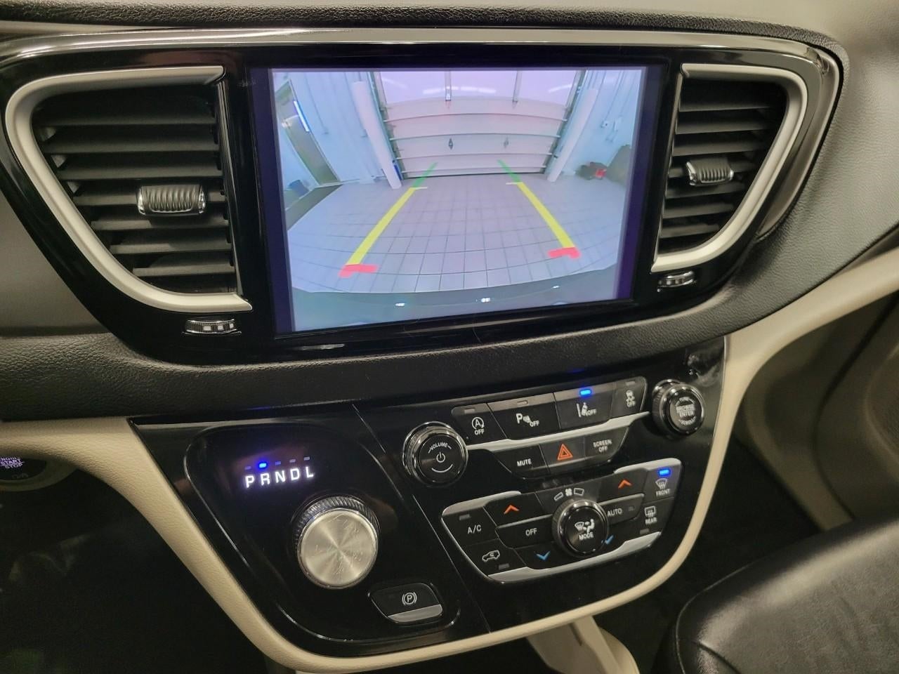 2024 Chrysler Pacifica Touring L FWD