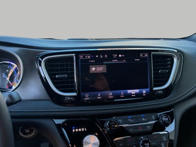 2025 Chrysler Pacifica Hybrid Select FWD