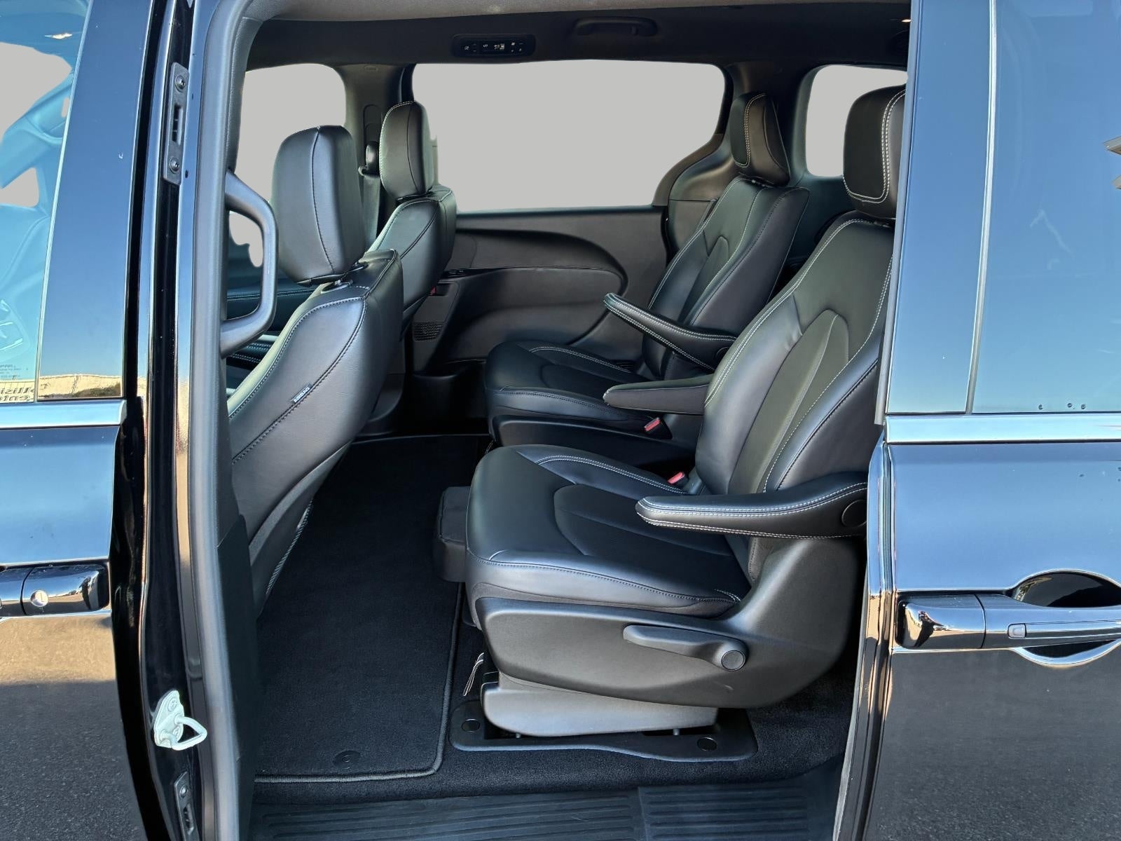 2025 Chrysler Pacifica Hybrid Select FWD