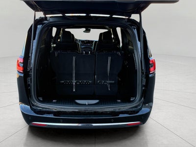 2025 Chrysler Pacifica Hybrid Select FWD