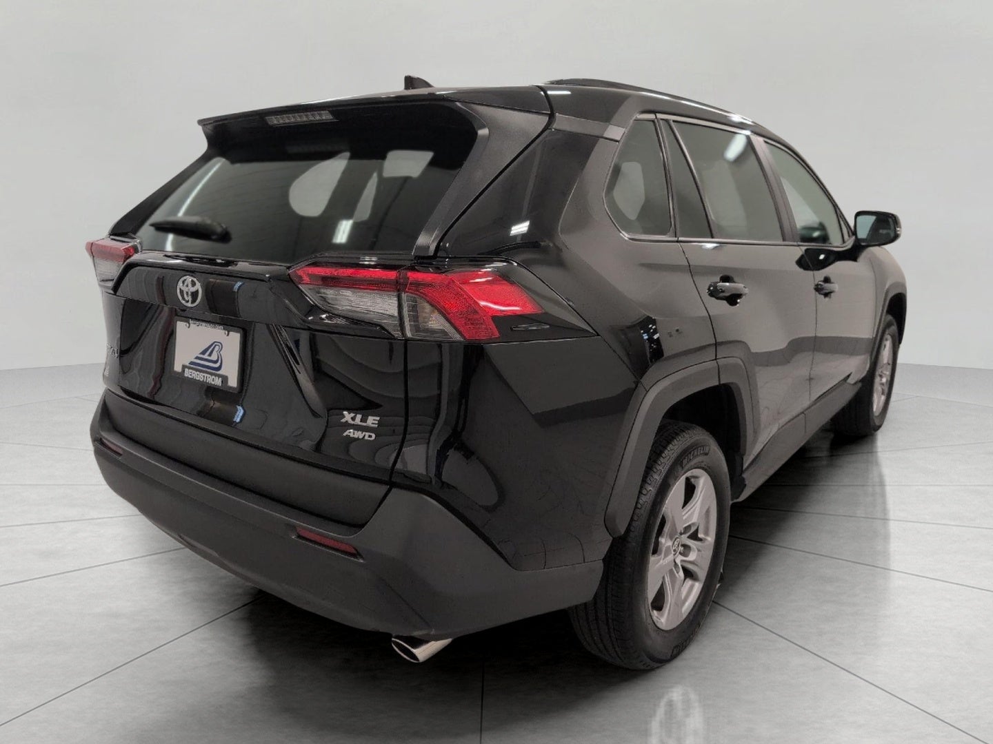 2025 Toyota RAV4 XLE AWD