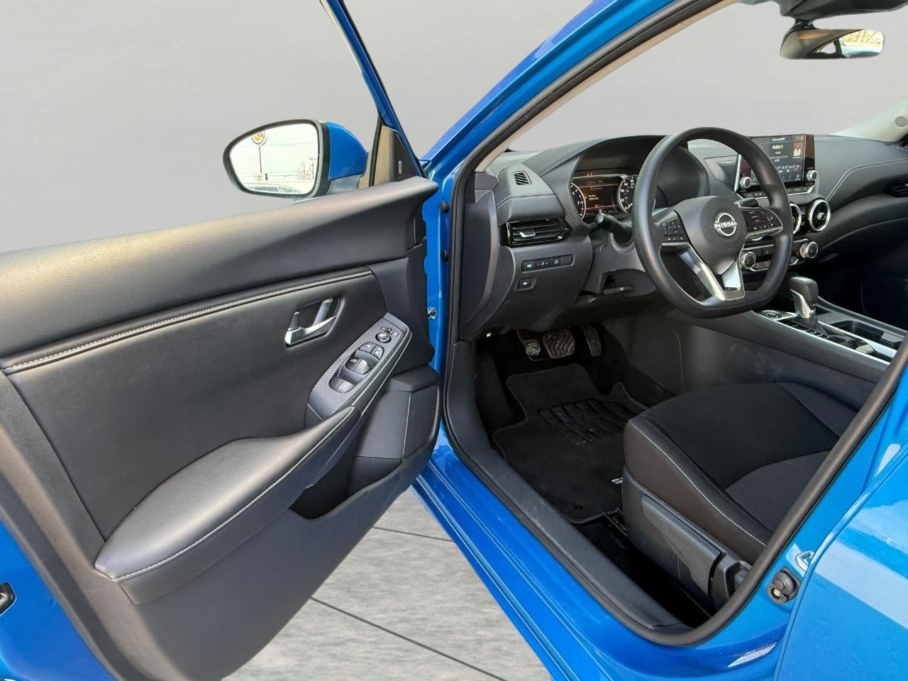 2025 Nissan Sentra SV CVT