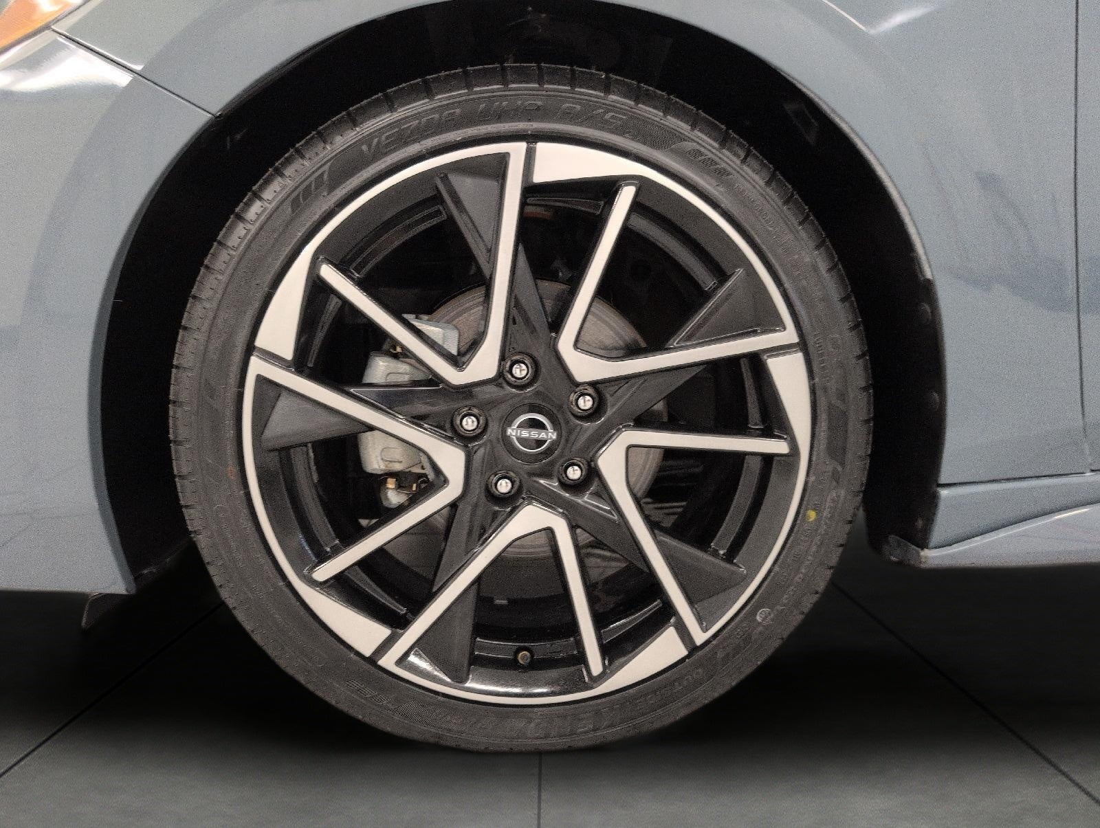 2025 Nissan Sentra SR CVT
