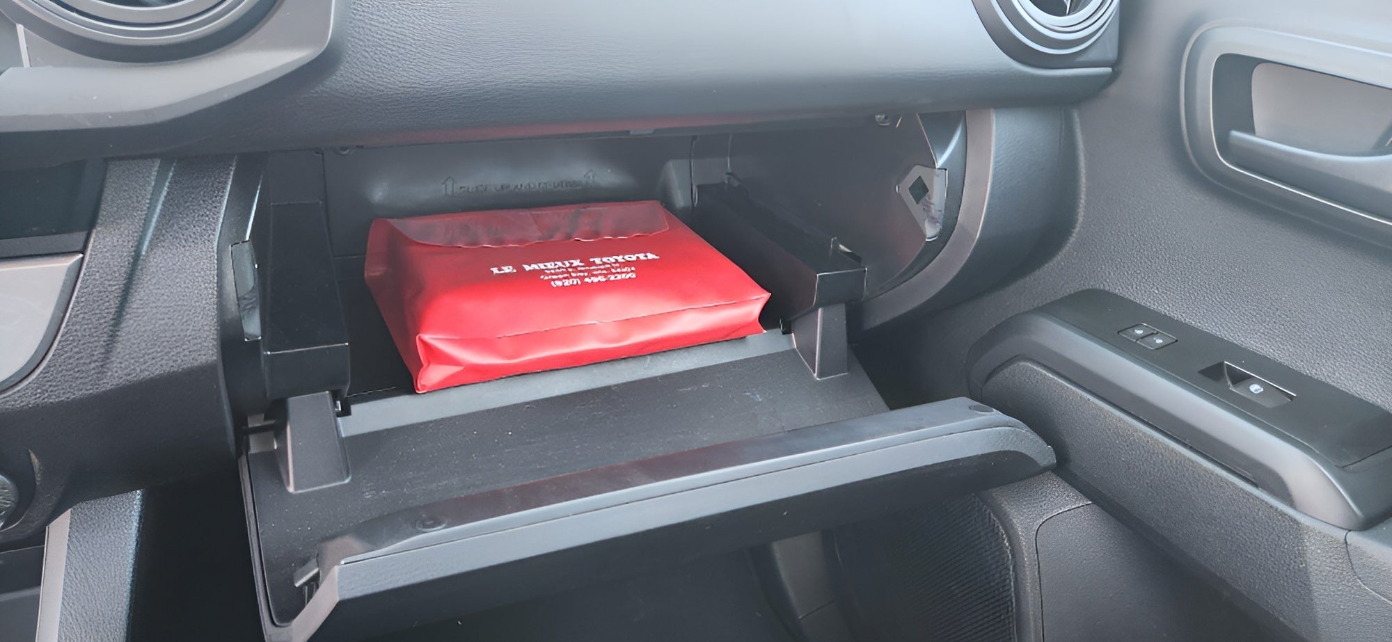 2022 Toyota Tacoma 2WD SR5 Access Cab 6' Bed I4 AT