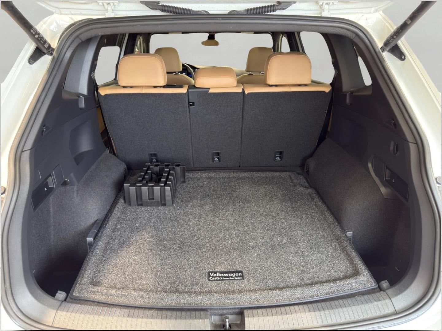 2022 Volkswagen Tiguan 2.0T SE R-Line Black 4MOTION