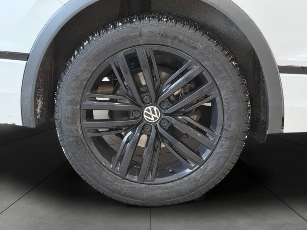 2022 Volkswagen Tiguan 2.0T SE R-Line Black 4MOTION