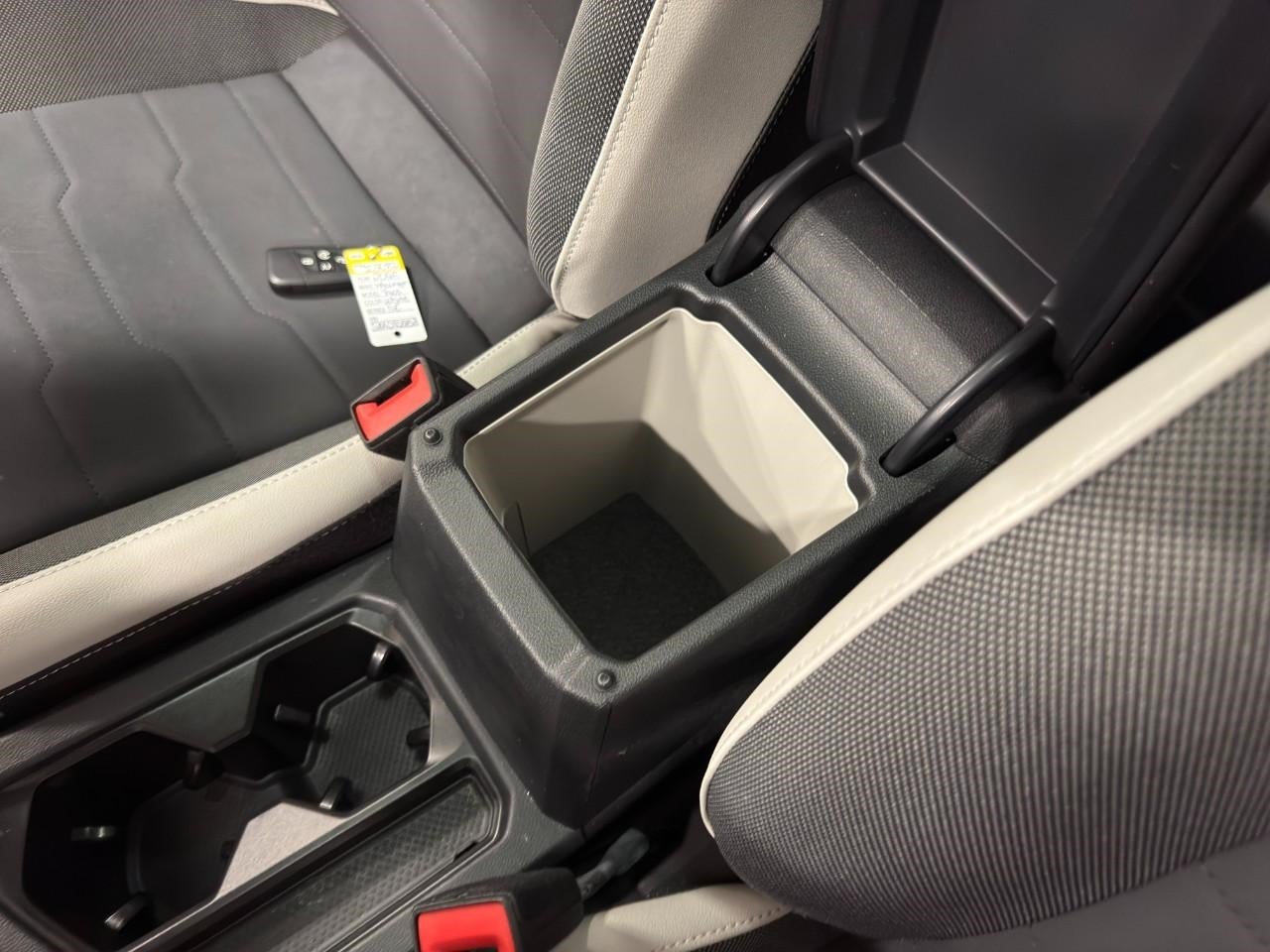 2025 Volkswagen Taos SE 4MOTION