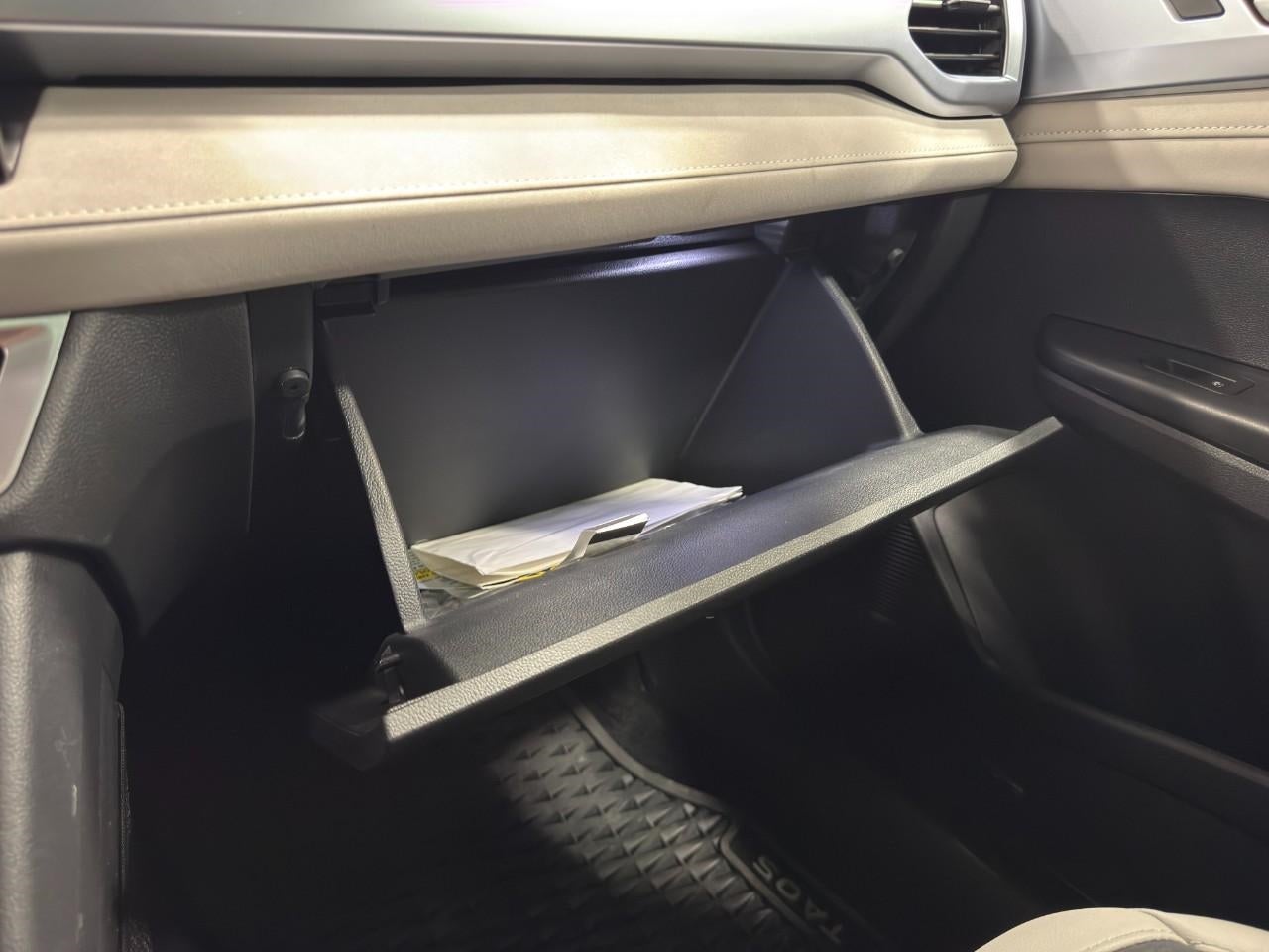 2025 Volkswagen Taos SE 4MOTION