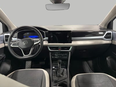 2025 Volkswagen Taos SE 4MOTION