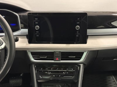 2025 Volkswagen Taos SE 4MOTION