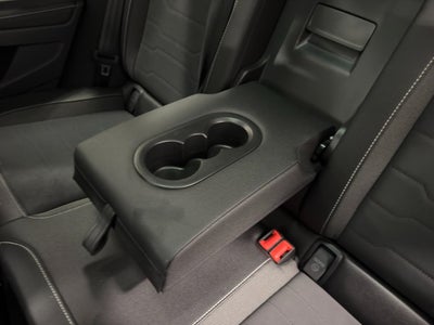 2025 Volkswagen Taos SE 4MOTION