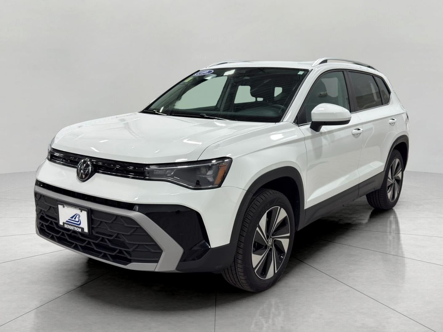 2025 Volkswagen Taos SE 4MOTION