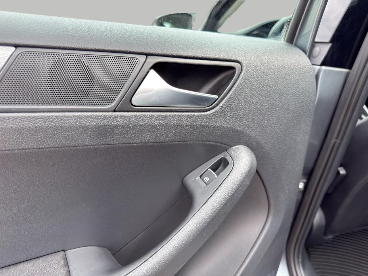 2016 Volkswagen Jetta 4dr Auto 1.4T SE