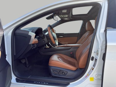 2019 Toyota AVALON SEDAN
