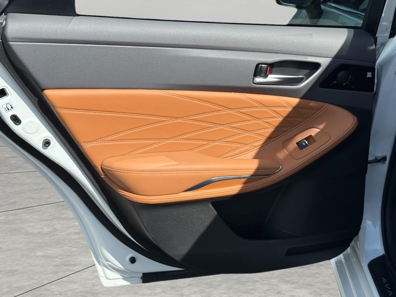 2019 Toyota AVALON SEDAN
