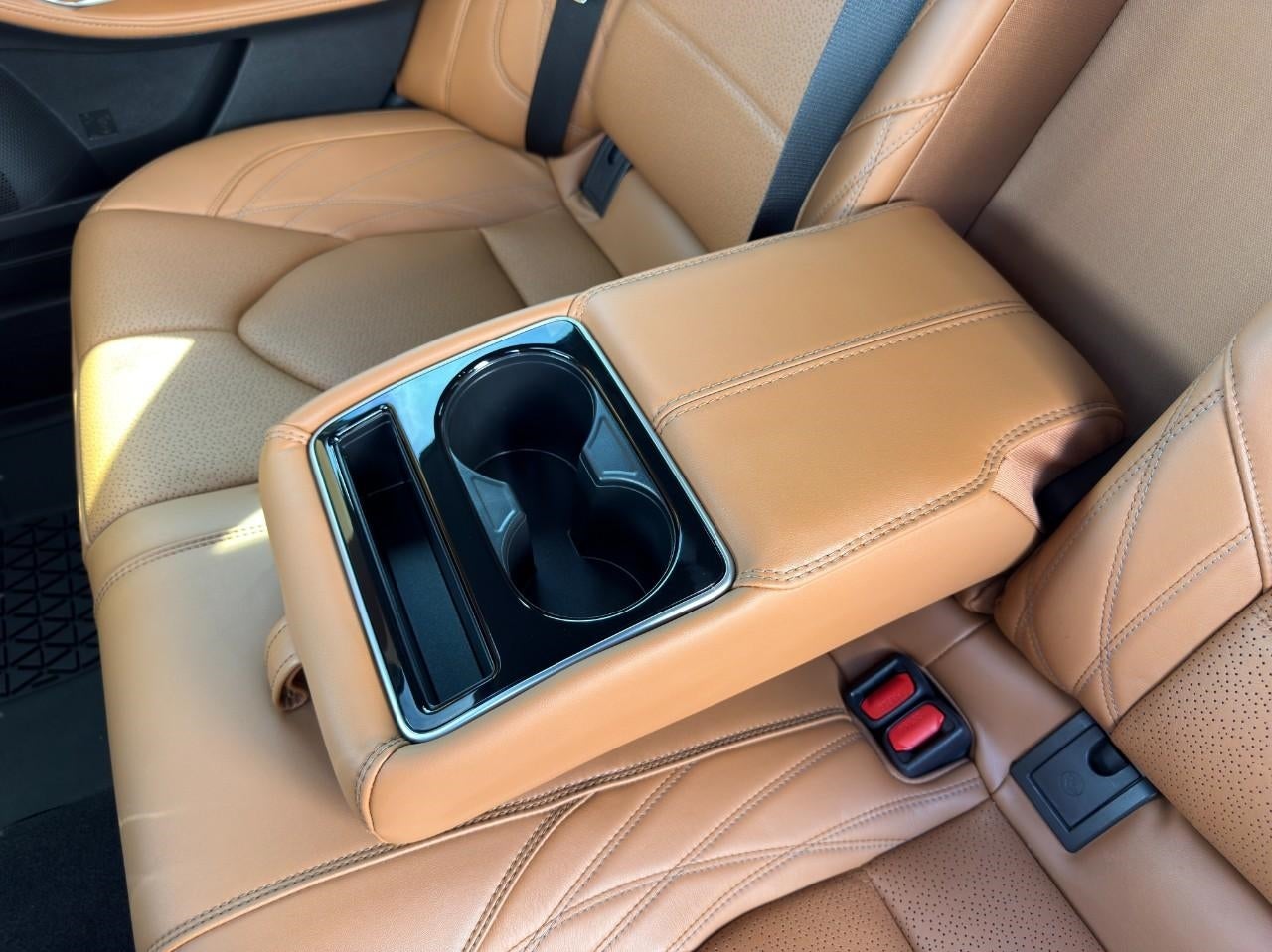 2019 Toyota AVALON SEDAN