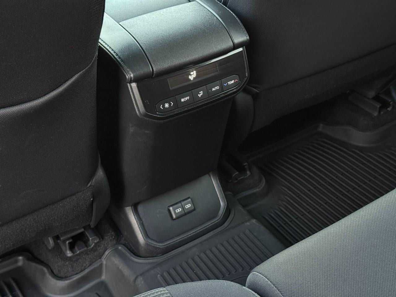 2023 Toyota Highlander Hybrid LE FWD