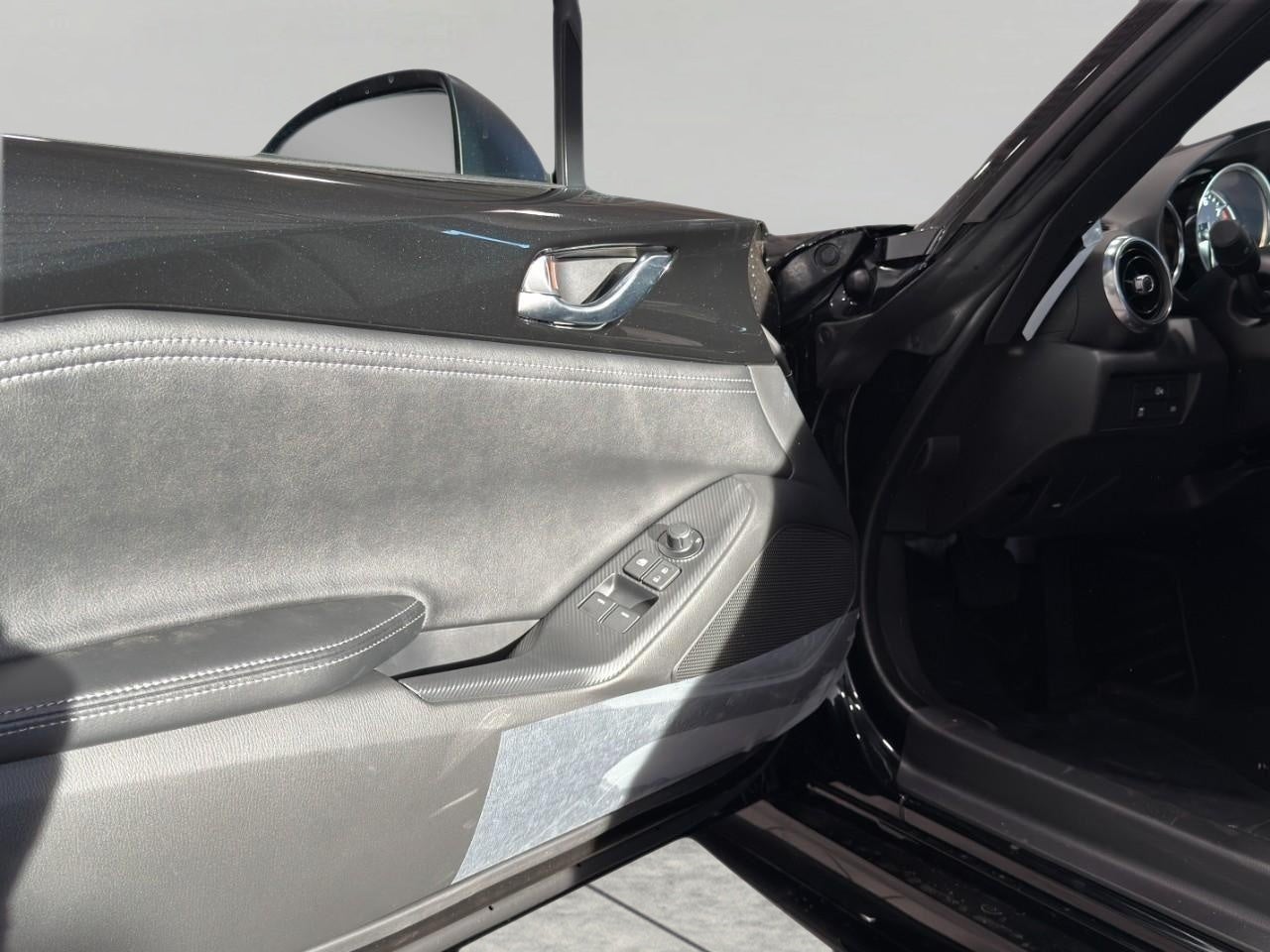 2025 Mazda MX-5 Miata Grand Touring - Photo 30