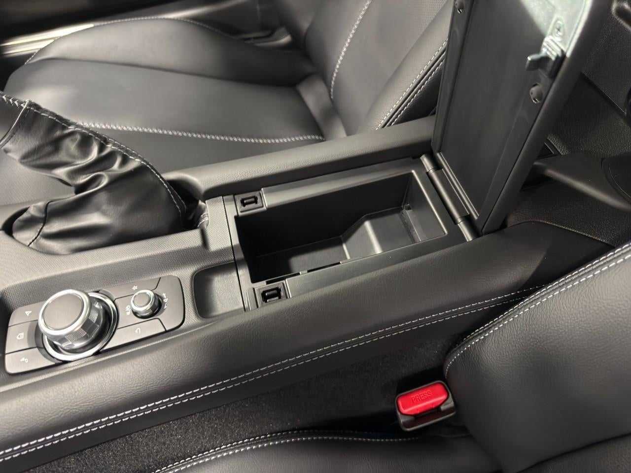 2025 Mazda MX-5 Miata Grand Touring - Photo 34