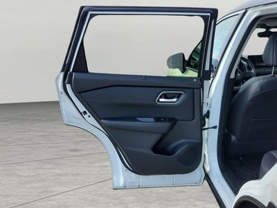 2024 Nissan Rogue AWD Platinum