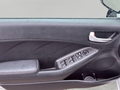 2017 Kia Forte5 LX Auto