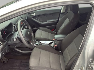 2017 Kia Forte5 LX Auto