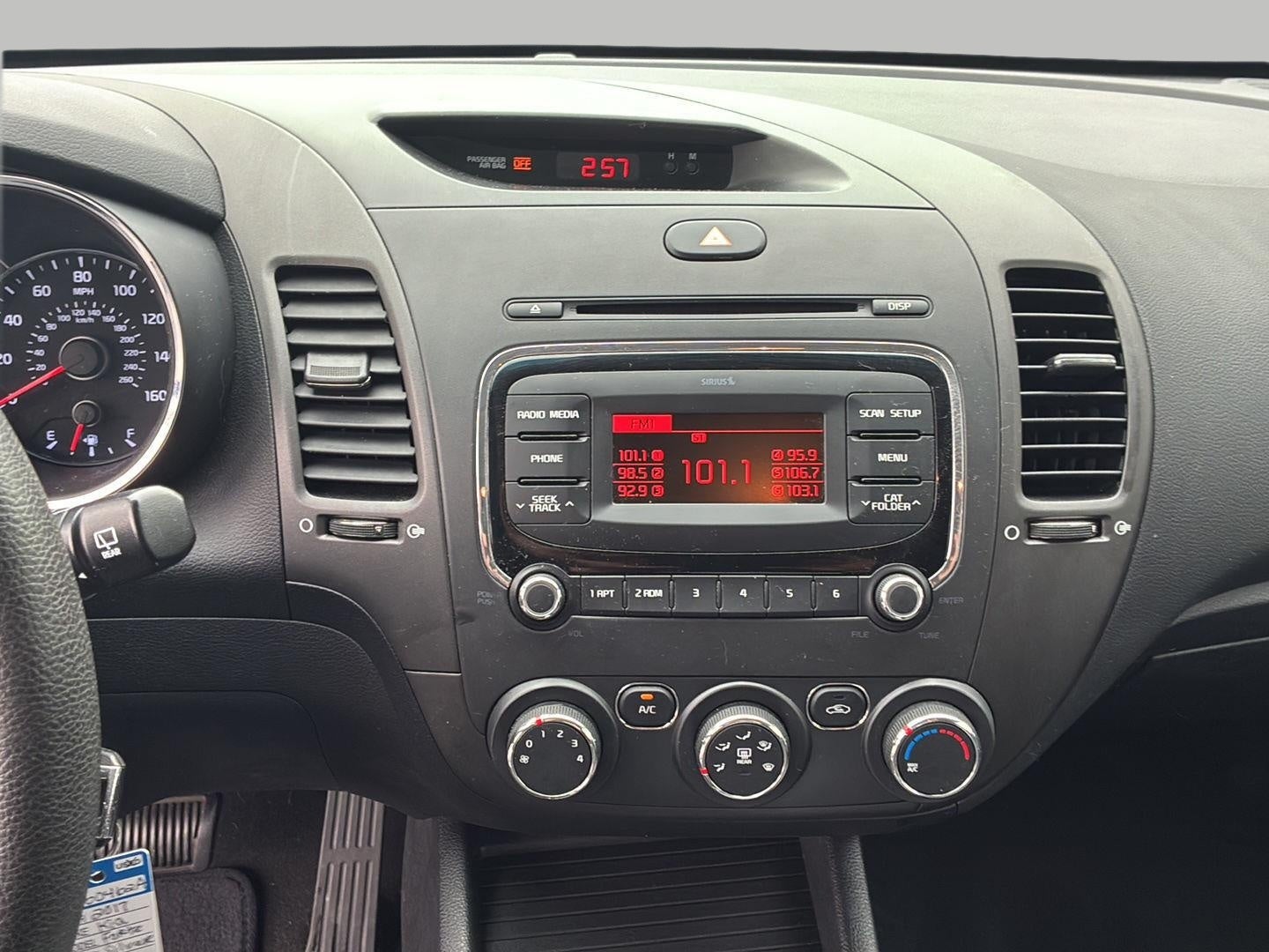 2017 Kia Forte5 LX Auto