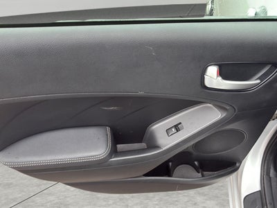 2017 Kia Forte5 LX Auto