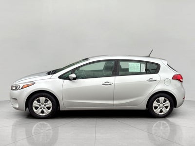 2017 Kia Forte5 LX Auto