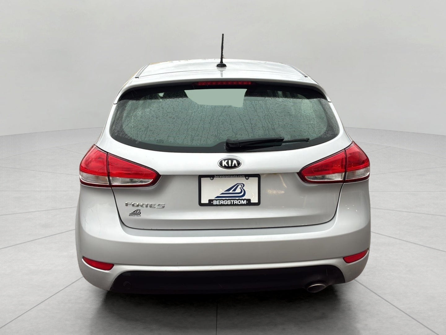 2017 Kia Forte5 LX Auto