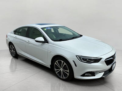 2018 Buick Regal Sportback 4dr Sdn Essence AWD