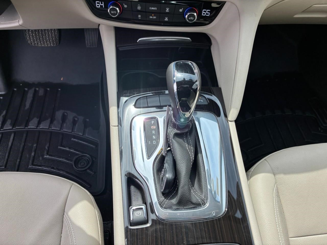 2018 Buick Regal Sportback 4dr Sdn Essence AWD