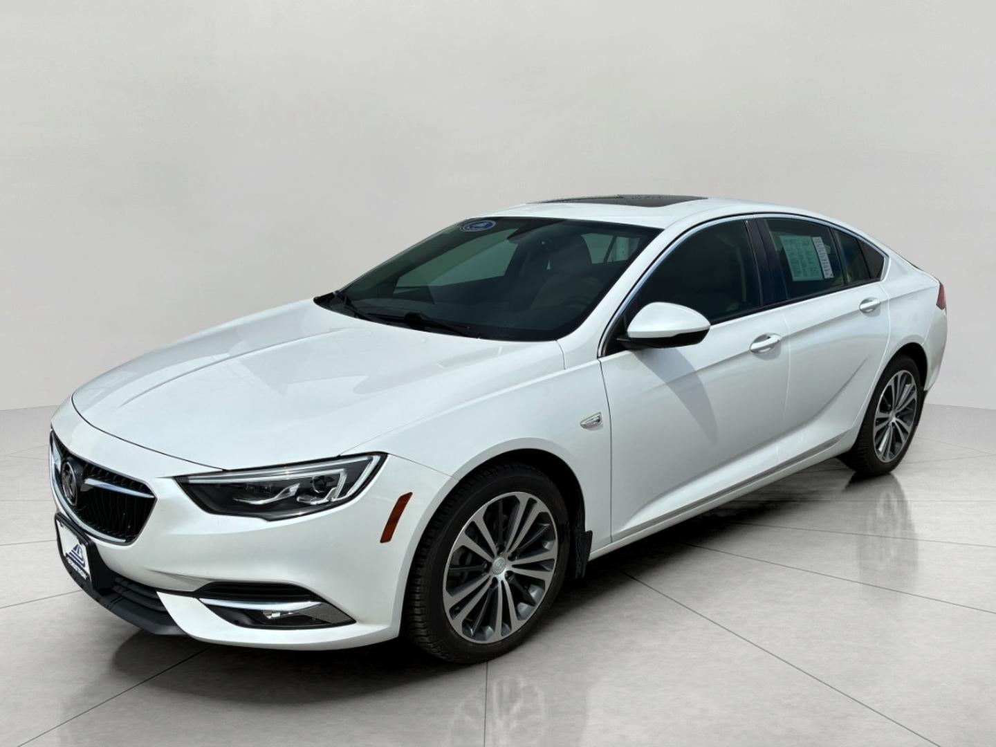 2018 Buick Regal Sportback 4dr Sdn Essence AWD