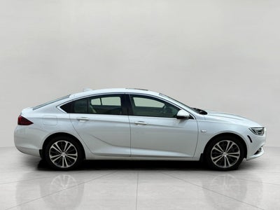 2018 Buick Regal Sportback 4dr Sdn Essence AWD