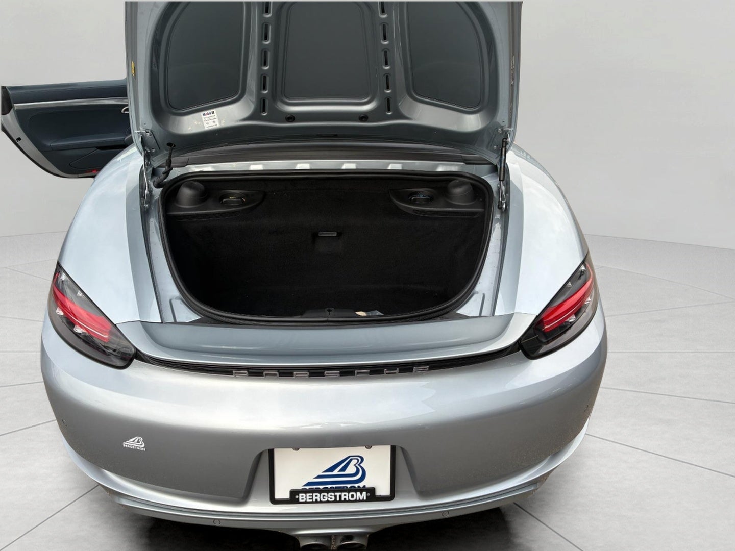 2022 Porsche 718 Boxster T